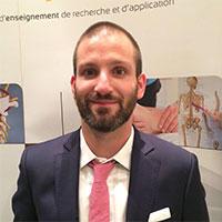 Portrait de Quentin Janicot ostéopathe biomécanicien ancien étudiant de l'école d'ostéopathie Ostéobio Paris 